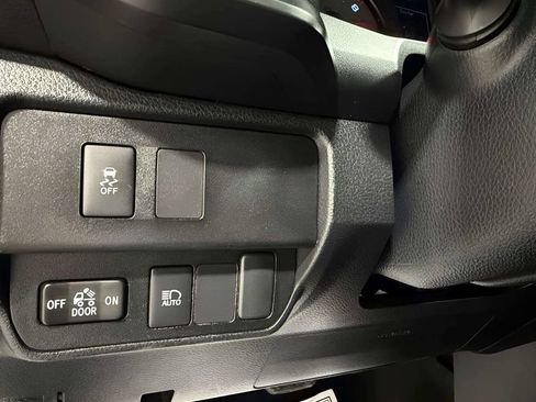 Used 2020 Toyota Tacoma SR5 AWD/4WD image 35