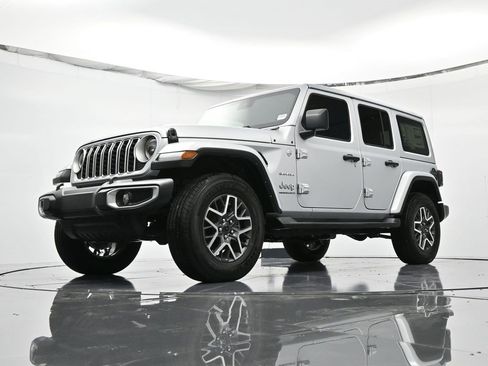 New 2024 Jeep Wrangler Unlimited Sahara w/ Technology Group image 37