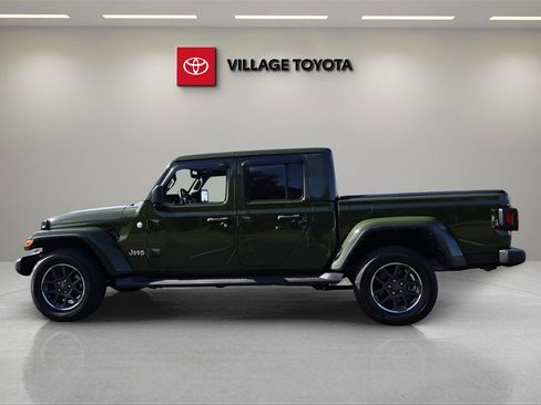Used 2022 Jeep Gladiator Overland w/ Popular Equipment Package image 2