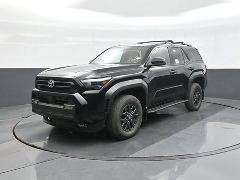 New 2026 Toyota 4Runner SR5 AWD/4WD image 4