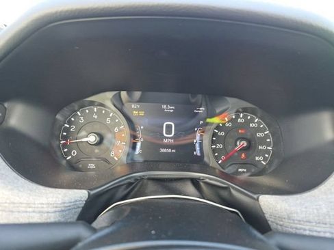 Used 2025 Jeep Compass Latitude w/ Sun & Sound Group AWD/4WD image 13
