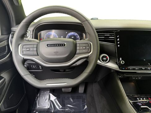 Used 2024 Jeep Wagoneer Series II AWD/4WD image 10