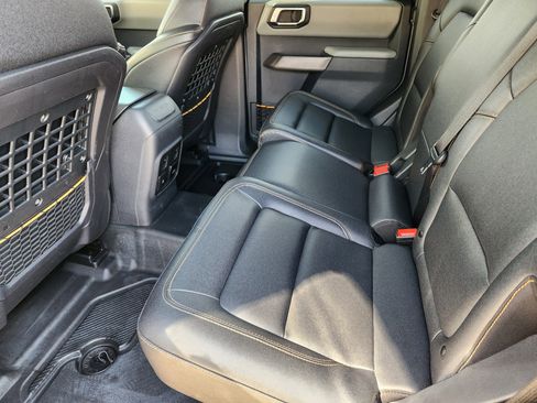 Used 2023 Ford Bronco Badlands w/ Sasquatch Package image 29