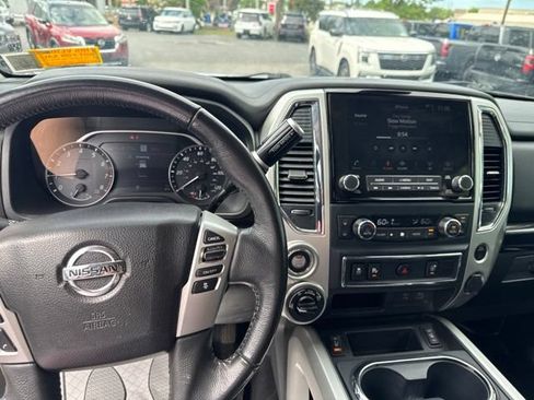 Used 2020 Nissan Titan SV w/ SV Convenience Package AWD/4WD image 9