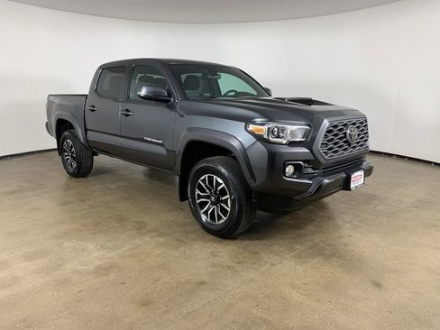 Used 2023 Toyota Tacoma TRD Sport w/ Advanced Technology Package image 5