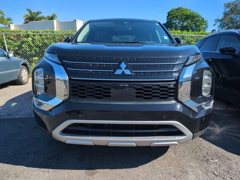 Used 2024 Mitsubishi Outlander SE FWD image 2
