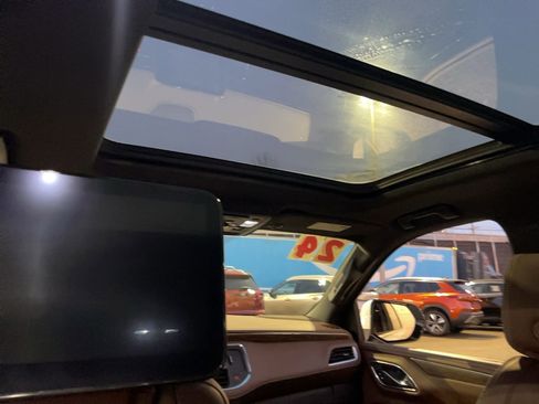 Used 2024 Chevrolet Suburban High Country image 53