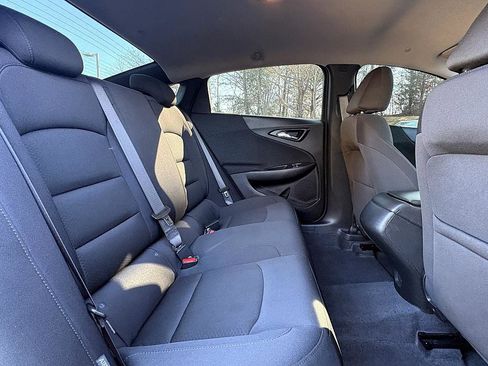 Certified 2025 Chevrolet Malibu RS image 12