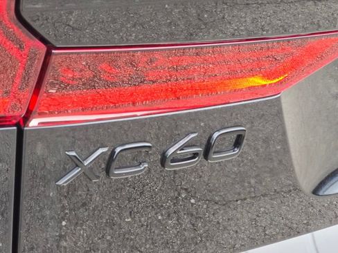 New 2026 Volvo XC60 B5 Ultra w/ Protection Package Premier AWD/4WD image 11