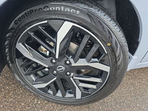 New 2025 Nissan Versa SR w/ Trunk Package image 10