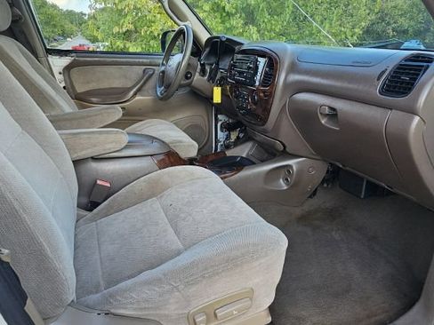 Used 2003 Toyota Sequoia SR5 RWD image 11