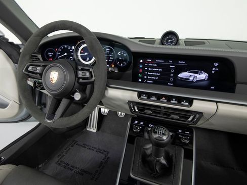 Certified 2022 Porsche 911 Targa 4S AWD/4WD image 37