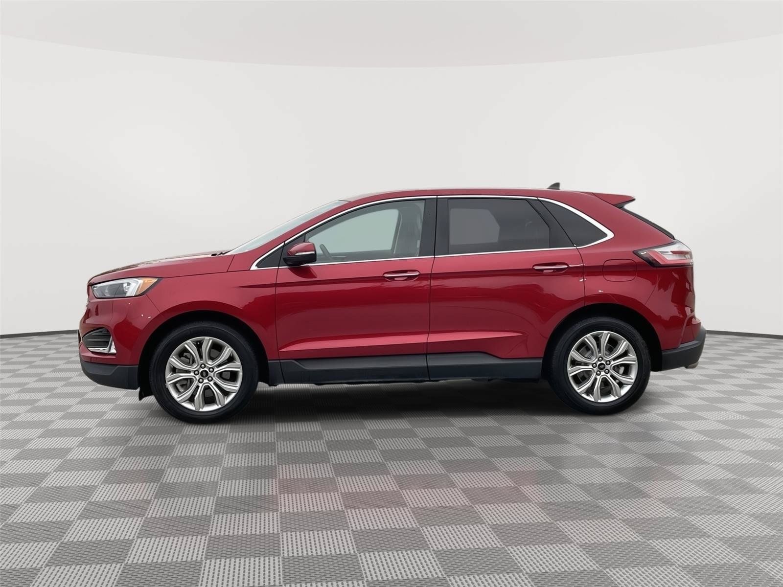Certified 2024 Ford Edge Titanium AWD/4WD image 2