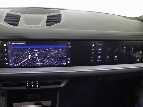 Certified 2025 Porsche Cayenne AWD/4WD image 27
