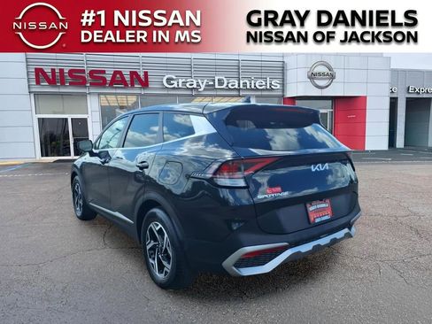 Used 2023 Kia Sportage LX FWD image 5