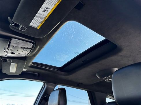 Used 2023 Dodge Durango R/T w/ Hemi Orange Plus Package image 22