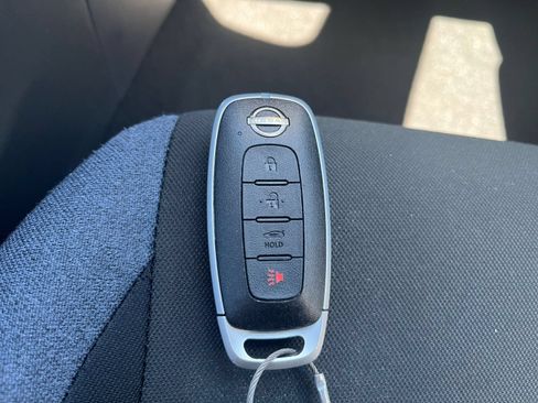 Used 2025 Nissan Versa SV FWD image 21