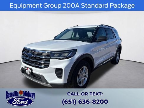 Used 2025 Ford Explorer Active AWD/4WD image 3