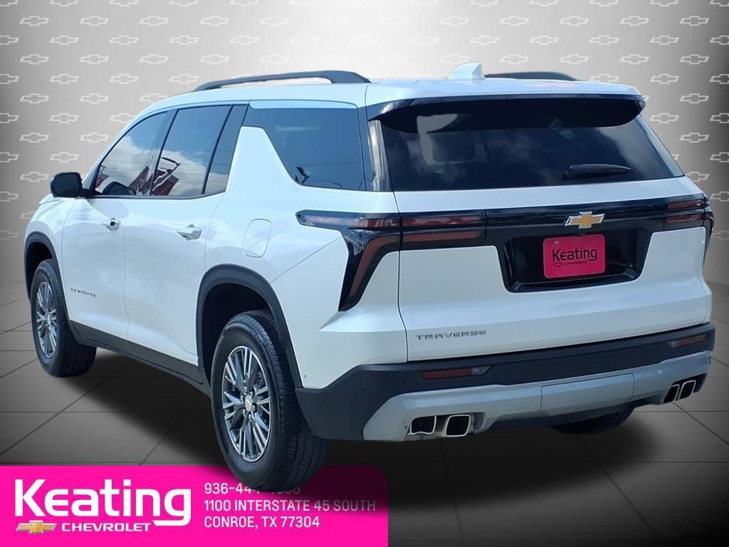 Used 2025 Chevrolet Traverse LT w/ Enhanced Driving Package FWD image 2