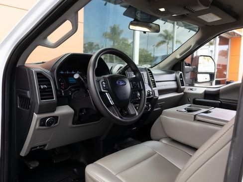 Used 2018 Ford F350 XL w/ Power Equipment Group image 21