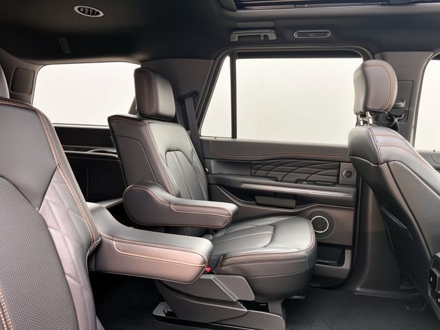 Used 2024 Ford Expedition Platinum RWD image 30