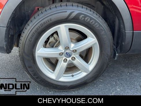 Used 2019 Ford Explorer XLT w/ Equipment Group 202A FWD image 43