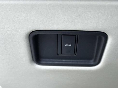 Certified 2023 Land Rover Range Rover SE AWD/4WD image 30