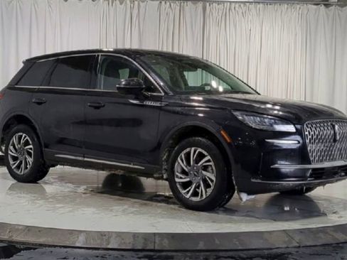 Used 2023 Lincoln Corsair AWD w/ Equipment Group 101A image 2