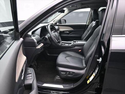 Certified 2026 Toyota Grand Highlander AWD image 11