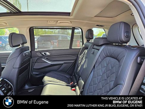Used 2025 BMW X7 xDrive40i w/ Executive Package AWD/4WD image 21