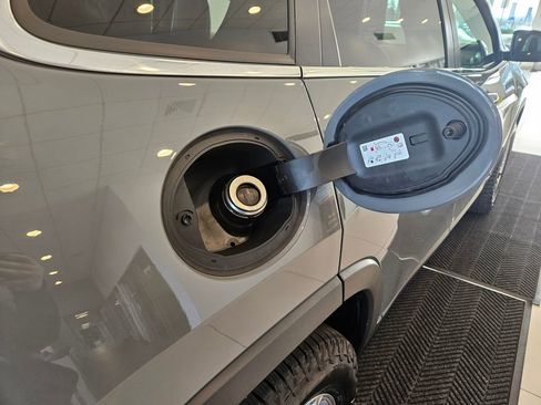 Used 2021 Jeep Cherokee Latitude Lux image 34