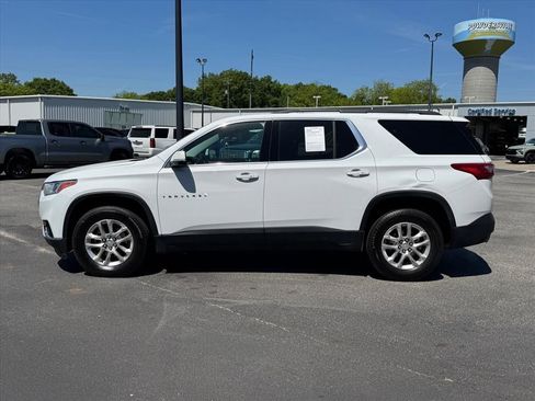 Used 2021 Chevrolet Traverse LT w/ LPO, Floor Liner Package FWD image 6