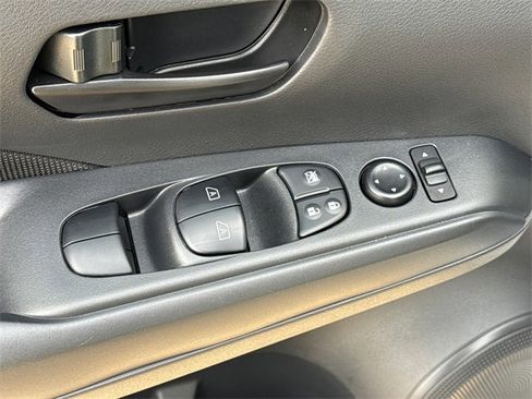 Certified 2025 Nissan Kicks Play S image 20