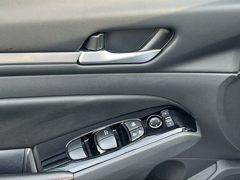 Used 2024 Nissan Altima 2.5 SR image 28