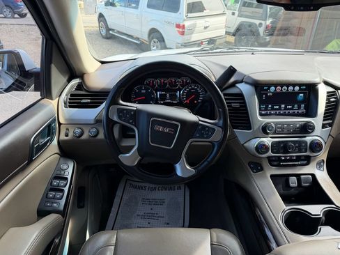 Used 2019 GMC Yukon XL SLT w/ Open Road Package AWD/4WD image 10
