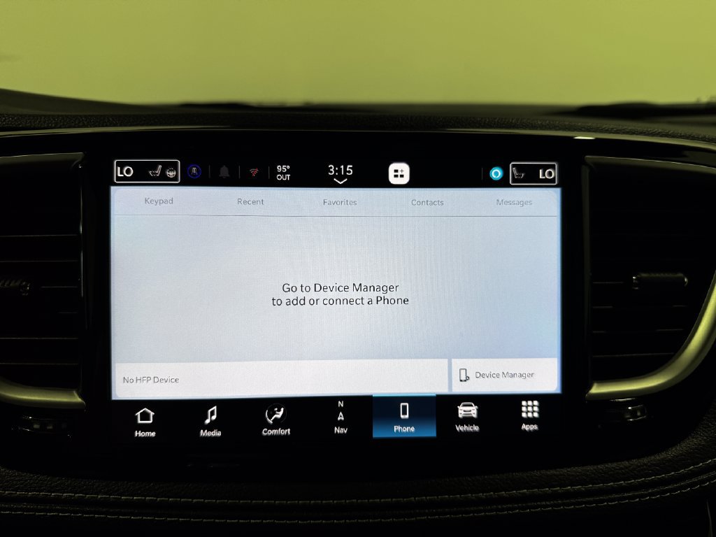 New 2027 Chrysler Pacifica Select w/ Family Tech Group AWD/4WD image 29
