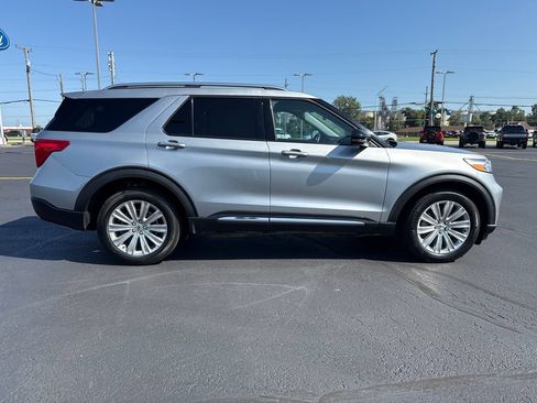 Used 2023 Ford Explorer Limited w/ Equipment Group 301A AWD/4WD image 9