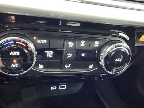 New 2026 Chevrolet Trax LT w/ LT Convenience Package FWD image 28