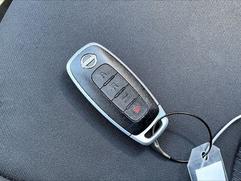 Used 2025 Nissan Sentra SV FWD image 14