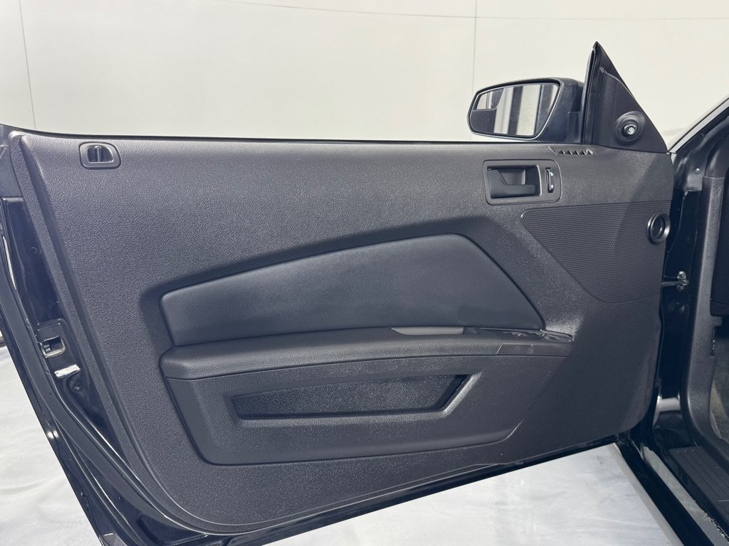 Used 2013 Ford Mustang Convertible RWD image 11