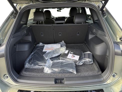 New 2026 Volkswagen Tiguan SE R-Line AWD/4WD image 17