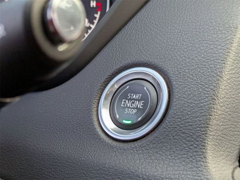 Used 2023 Cadillac XT4 Premium Luxury image 24