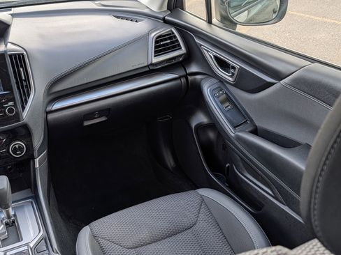 Used 2023 Subaru Forester Premium image 11