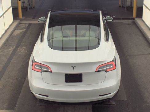 Used 2023 Tesla Model 3 Standard Range image 7