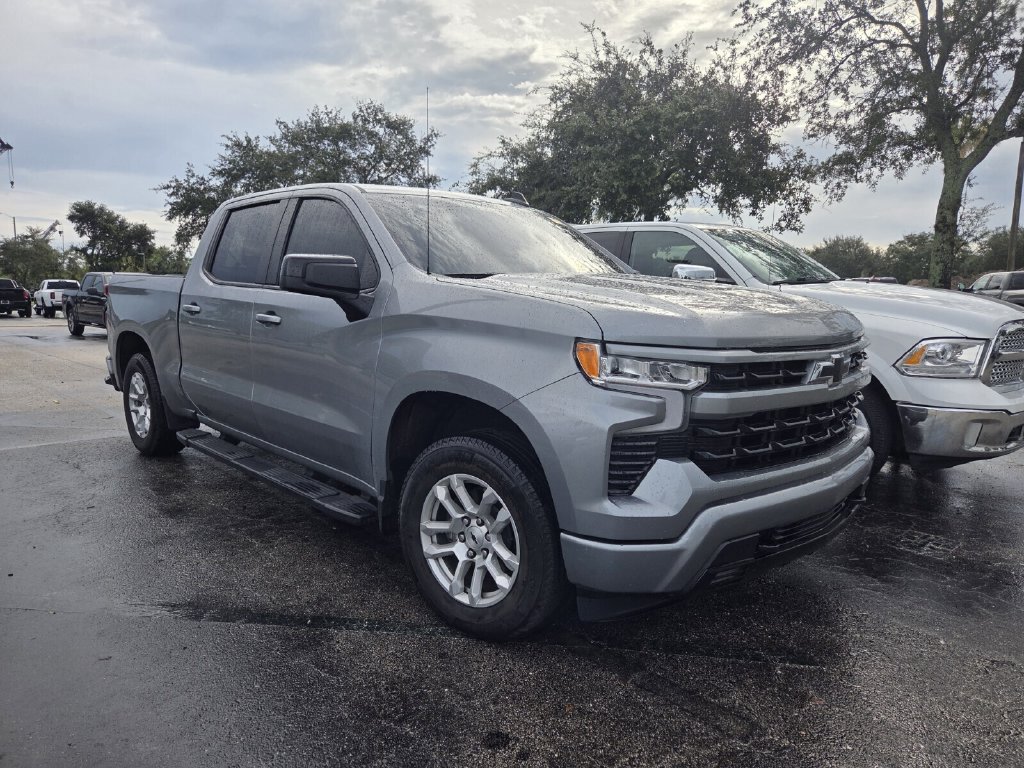 Used 2024 Chevrolet Silverado 1500 RST RWD image 2