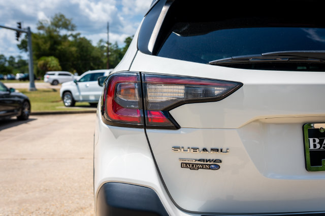 Used 2021 Subaru Outback Premium AWD/4WD image 16