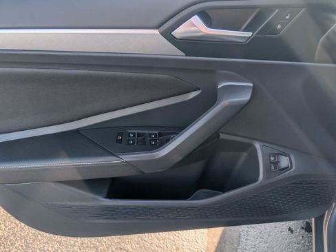 Certified 2023 Volkswagen Jetta SE w/ Panoramic Sunroof Package FWD image 24