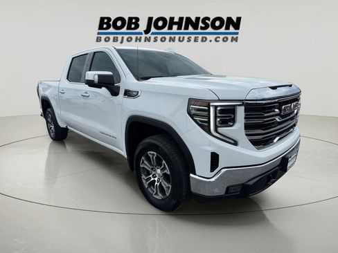 Used 2024 GMC Sierra 1500 SLT AWD/4WD image 1