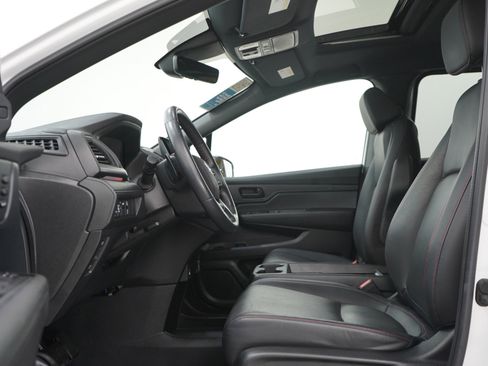 Used 2023 Honda Odyssey Sport image 24