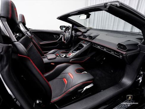 Used 2021 Lamborghini Huracan EVO RWD image 36